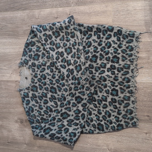 R13 Oversized Sweater - Blue Leopard - Picture 4 of 8